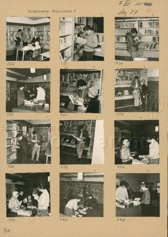 "Bibliothek Bachwiesen", Zürich - Kinder beim Lesen und Stöbern; um 1965