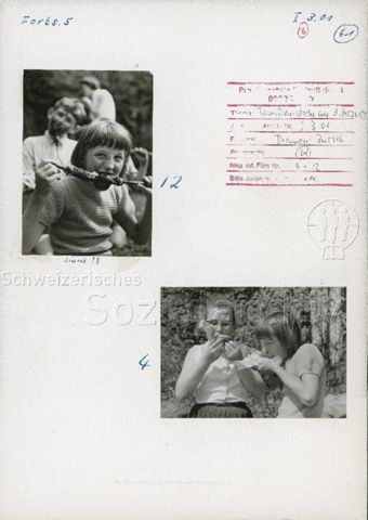 "Freizeit + Familie, Familienwoche auf dem Herzberg" - Kinder beim Essen; um 1965