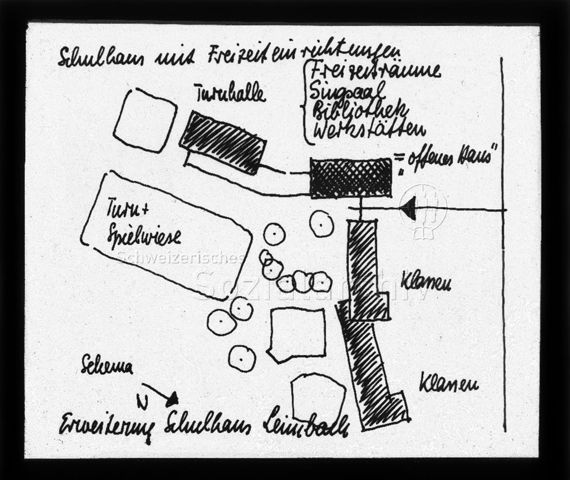 Diaserie zu Spielplätzen in Zürich; "Schule + Freizeithaus Leimbach" - Skizze vom Situationsplan; um 1960