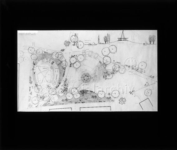 Diaserie zu Spielplätzen; "Grünanlage Heiligfeld - Kinderspielplatz, Schlittenhügel + Brunnenplatz" - Skizze vom Situationsplan; um 1955