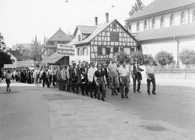 Wir sind die ausgesperrten Holzarbeiter - Ausschnitt aus dem Album "Die Aussperrung der Holzarbeiter Zürich vom 8. Juni bis 20. Juli 1936"