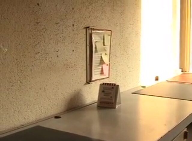 Videorohmaterial zu "Dachkantine - We miss you so much!" (Zürich, Februar 2006) - Angaben zum Inhalt siehe Feld Abstract