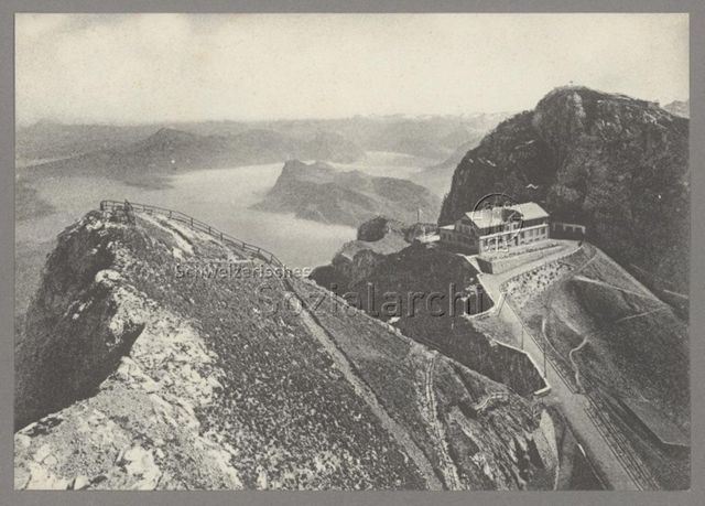 Pilatus: Hôtel (2070 m) und Vierwaldstättersee