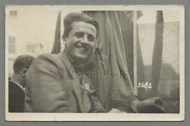 1. Mai, Kundgebung der Kommunistischen Partei (KP), Redner Jakob (Tomi) Lechleiter, Münsterhof, Zürich, 1935