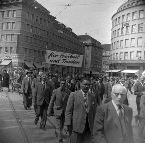 1. Mai, Umzug, Transparent "Für Freiheit und Frieden", um 1960
