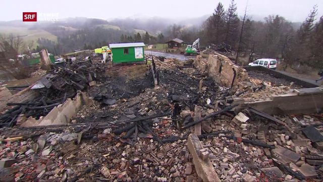 Brand zerstört ganzen Weiler bei Bauma