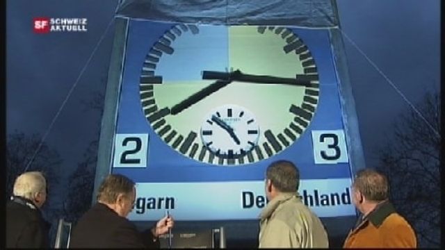 Fussball Sportanlage \/ restaurierte Wankdorf-Uhr