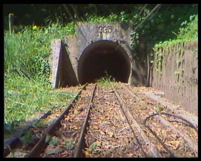 Erkundungen im Tunnel der Modelleisenbahnanlage Dietschiberg Luzern
