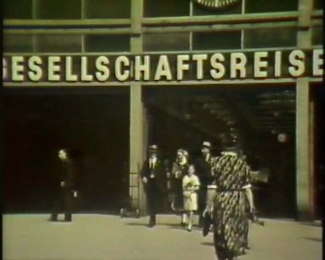 Eine Familie an der Landi 1939 in Zürich (Filmmaterial Oskar Ungricht)