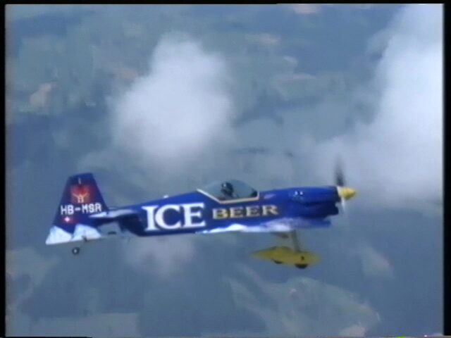 Feldschlösschen Ice Beer Aerobatic-Team. Zusammenschnitt von Akrobatikflügen