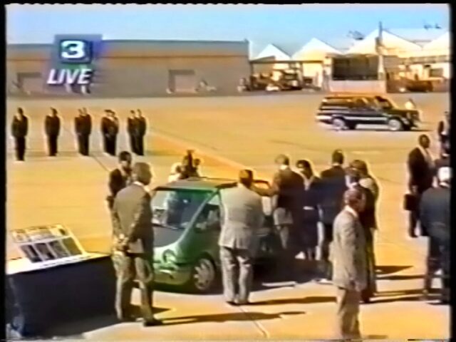 US-Präsident Bill Clinton in Horlacher Elektromobil