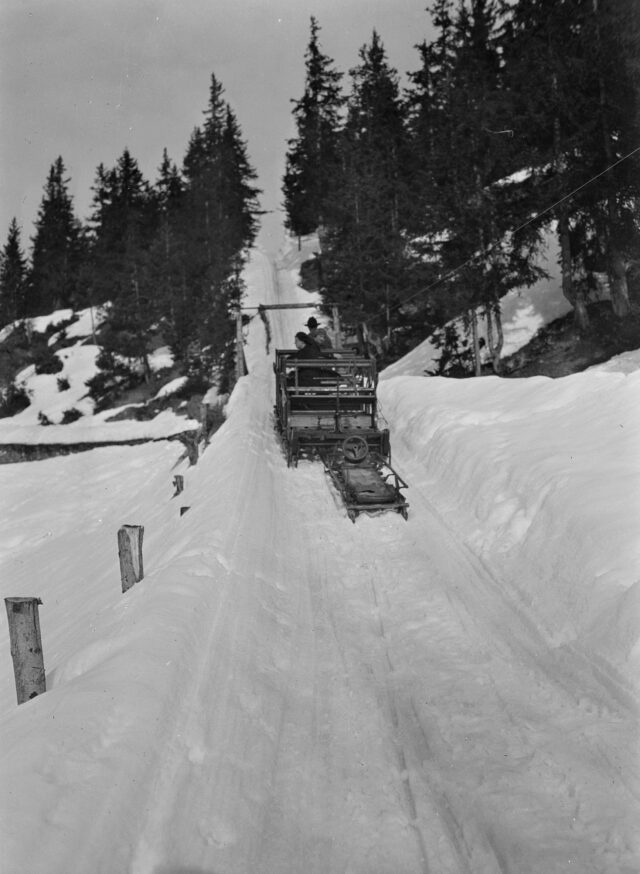 Schlittenseilbahn für Golf Hotel Montana, hergestellt von Oehler