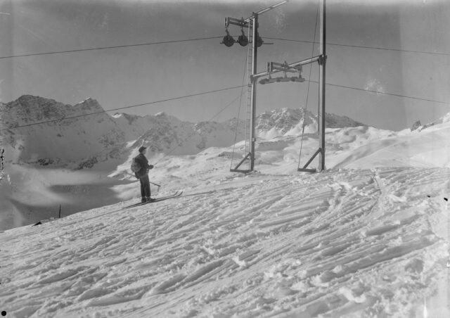 Weisshorn-Skilift Arosa, mit Skifahrer