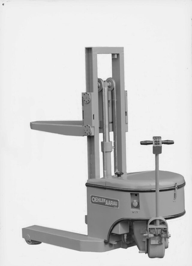 Elektrischer Stapler, Typ Ehst. 1047 spez., von Oehler, für Frey Wiederkehr, Zürich