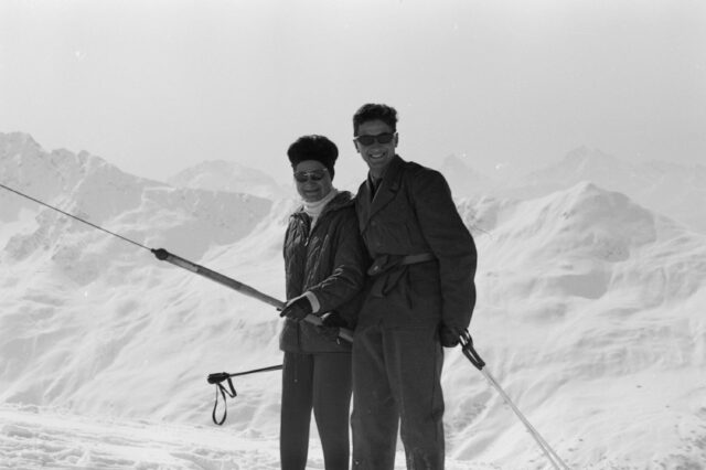 Skilift Clavadeler Alp-Jatzhorn (Davos), gebaut von Oehler, zwei Skifahrer