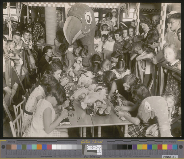 [FZ - Jugend-Meeting, "Puppen-Schneiderei"]